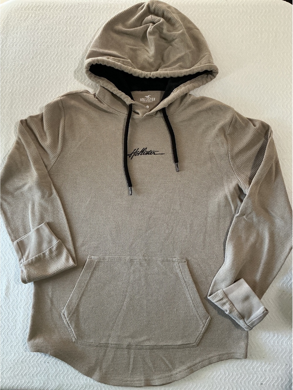 Hollister Men's Beige Hoodie Sweatshirt Size S
